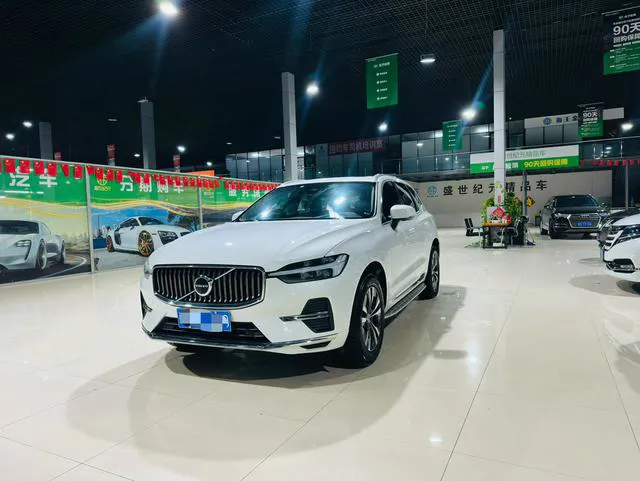 Volvo XC60 - фото 1