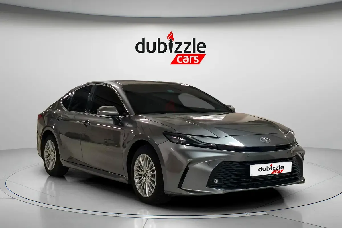 Toyota Camry - фото 1